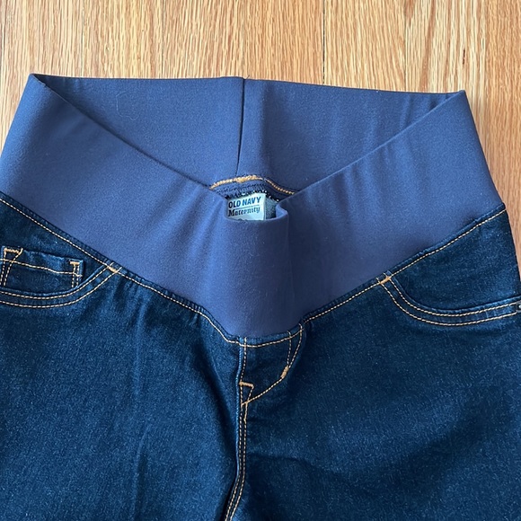 Old Navy Maternity Jeans, size 2 - Picture 2 of 5